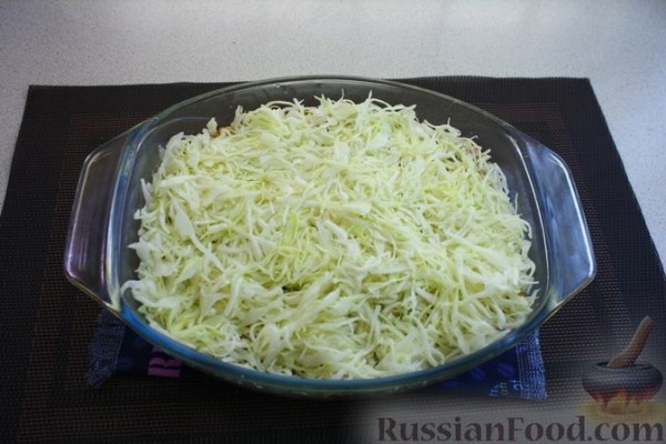 Запеканка из капусты, с фаршем, рисом и сыром