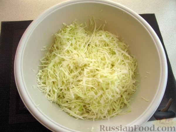 Запеканка из капусты, с фаршем, рисом и сыром