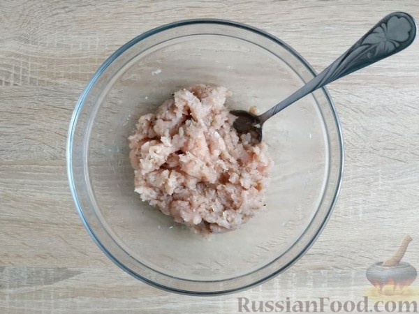 Запеканка с куриным фаршем, помидорами и сыром