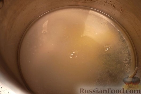 Тарт из теста сабле с масляно-миндальным кремом и карамелизованной грушей