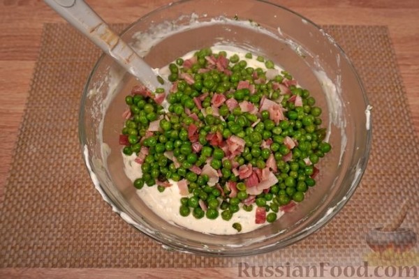 Клафути с зелёным горошком и беконом