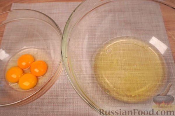 Торт из миндального безе с пралине, шоколадным заварным кремом и глазурью