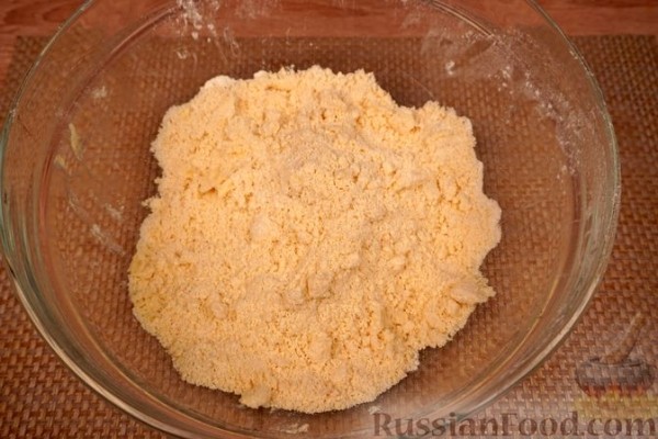 Открытый песочный пирог с рикоттой и грушей