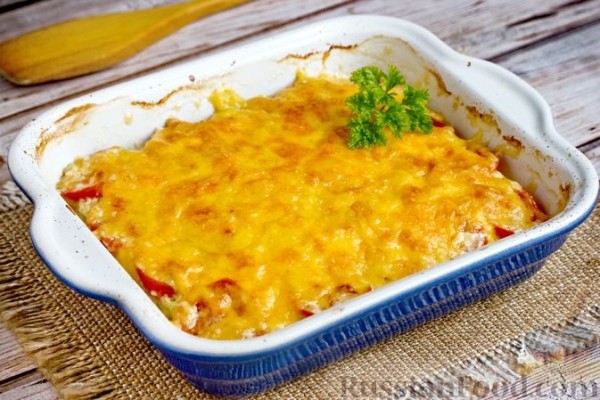 Запеканка с куриным фаршем, помидорами и сыром