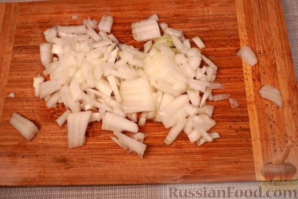 Фаршированный перец с рисом, фисташками и изюмом