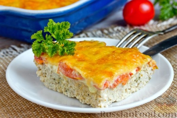 Запеканка с куриным фаршем, помидорами и сыром