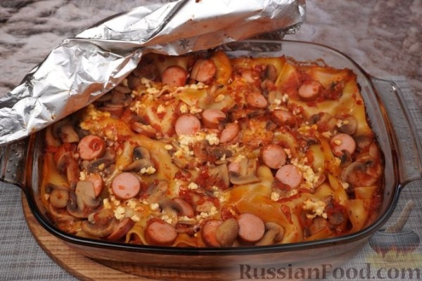Лазанья с сосисками и шампиньонами Лазанья с сосисками и шампиньонами