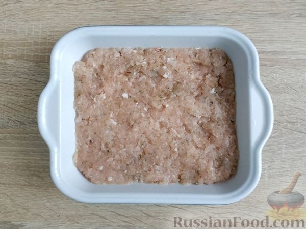 Запеканка с куриным фаршем, помидорами и сыром
