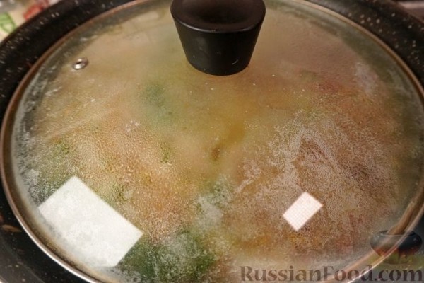 Фаршированный перец с рисом, фисташками и изюмом