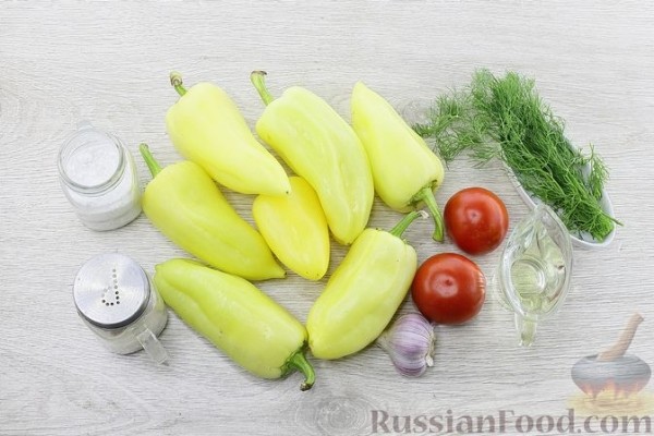 Жареный сладкий перец с помидорами и чесноком