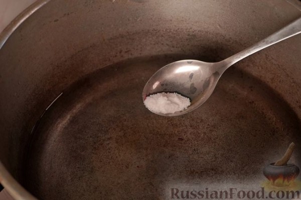 Запеканка из поленты с креветками и беконом