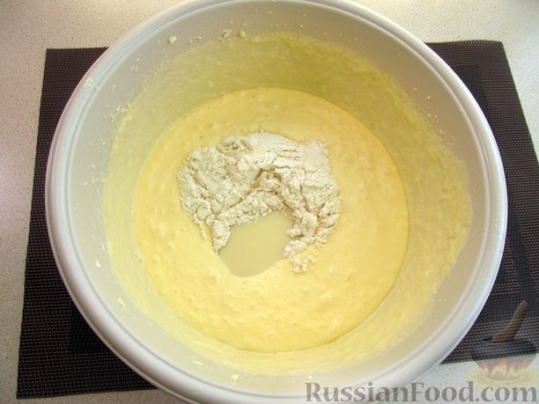 Пирог со сгущенным молоком