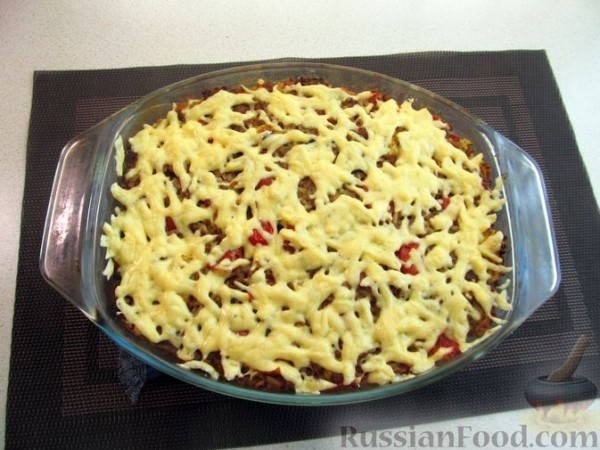 Запеканка из капусты, с фаршем, рисом и сыром