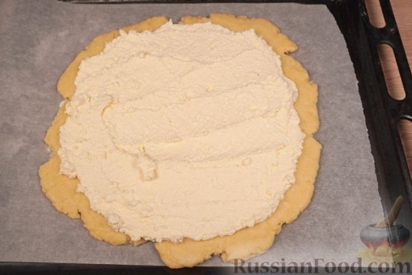 Открытый песочный пирог с рикоттой и грушей