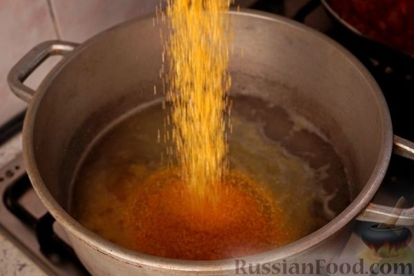Запеканка из поленты с креветками и беконом