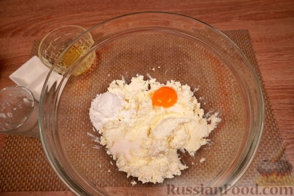Открытый песочный пирог с рикоттой и грушей