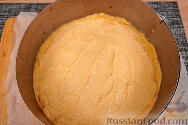 Тарт из теста сабле с масляно-миндальным кремом и карамелизованной грушей