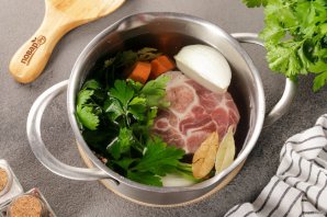 Борщ со щавелем и яйцом