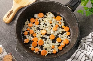 Борщ со щавелем и яйцом