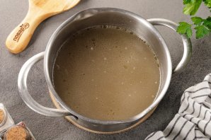 Борщ со щавелем и яйцом