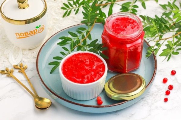 Брусника протертая с сахаром Брусника протертая с сахаром