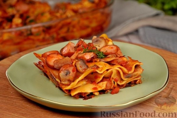 Лазанья с сосисками и шампиньонами Лазанья с сосисками и шампиньонами