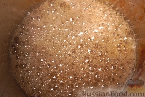 Тарт из теста сабле с масляно-миндальным кремом и карамелизованной грушей
