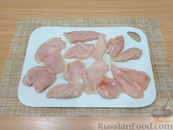 Отбивные из куриного филе в томатном кляре