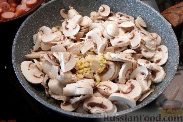 Лазанья с сосисками и шампиньонами Лазанья с сосисками и шампиньонами