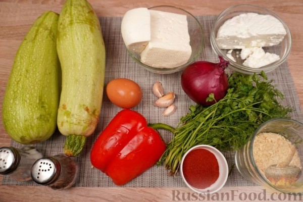 Кабачки, фаршированные творогом, брынзой и сладким перцем Кабачки, фаршированные творогом, брынзой и сладким перцем