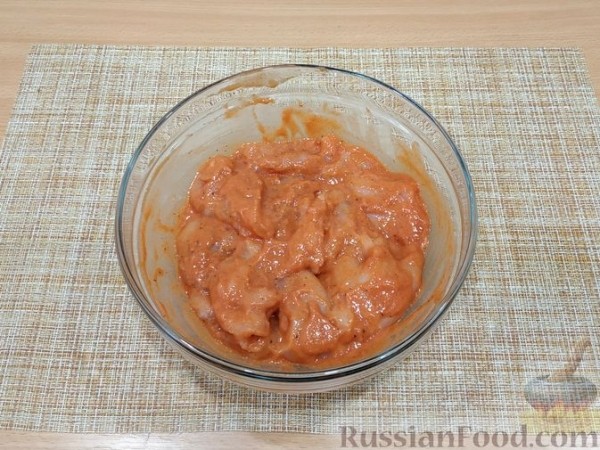 Отбивные из куриного филе в томатном кляре