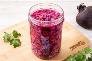 Капуста, квашенная со свеклой
