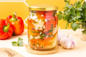 Маринованный болгарский перец с чесноком