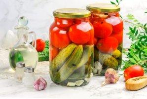Помидоры с огурцами (закатки) Помидоры с огурцами (закатки)