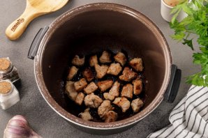 Свинина с картошкой в мультиварке Свинина с картошкой в мультиварке