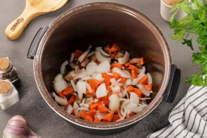 Свинина с картошкой в мультиварке Свинина с картошкой в мультиварке