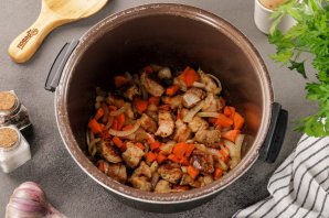 Свинина с картошкой в мультиварке Свинина с картошкой в мультиварке