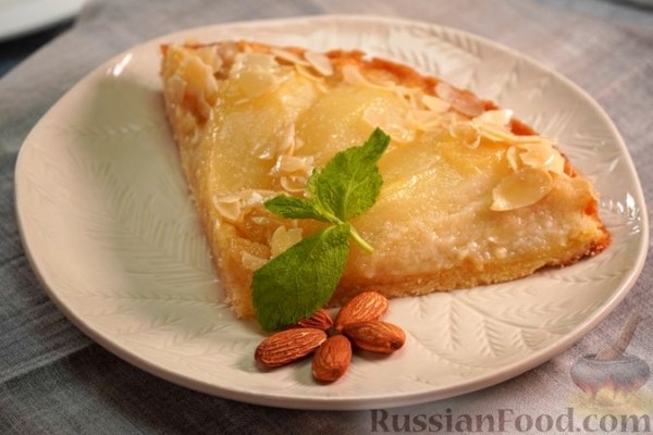 Тарт из теста сабле с масляно-миндальным кремом и карамелизованной грушей