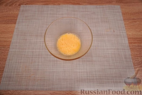 Запеканка из поленты с креветками и беконом