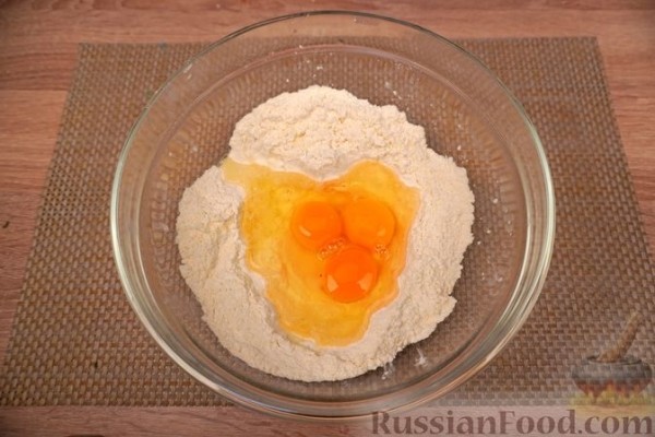 Хилопитес емистас с сыром, творогом и оливками (тортеллини по-гречески)