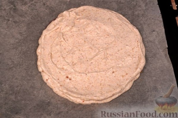 Торт из миндального безе с пралине, шоколадным заварным кремом и глазурью