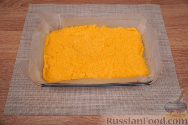 Запеканка из поленты с креветками и беконом