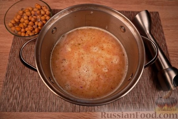 Греческий нутовый суп с лимоном