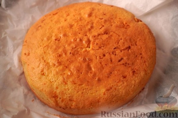 Бисквит с заварным кремом и малиной