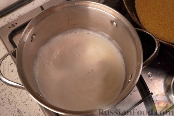 Кускус с голубикой, персиком и орехами