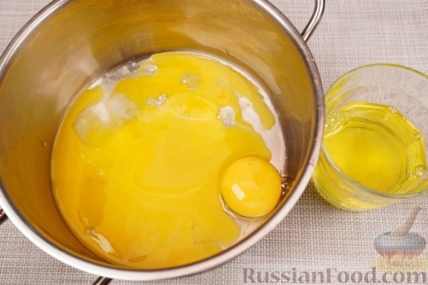 Бисквит с заварным кремом и малиной