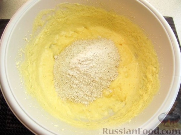 Пирог с морковью, финиками и грецкими орехами