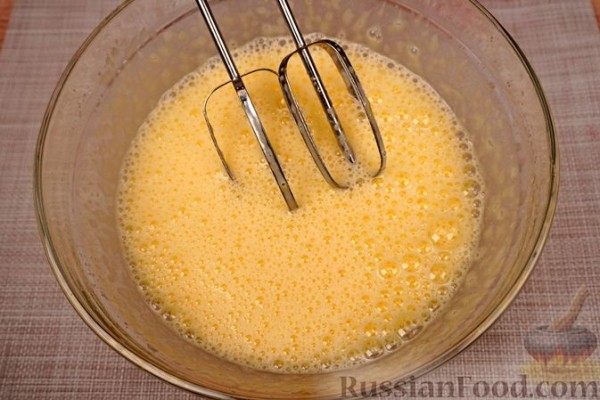 Бисквит с заварным кремом и малиной