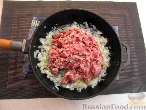 Запеканка из капусты, с фаршем, рисом и сыром