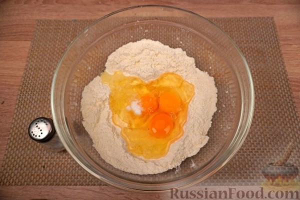 Хилопитес емистас с сыром, творогом и оливками (тортеллини по-гречески)